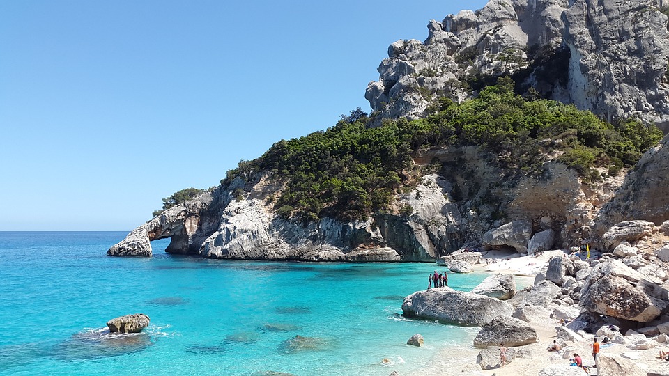 Sardegna in traghetto: un sogno di sole e di mare